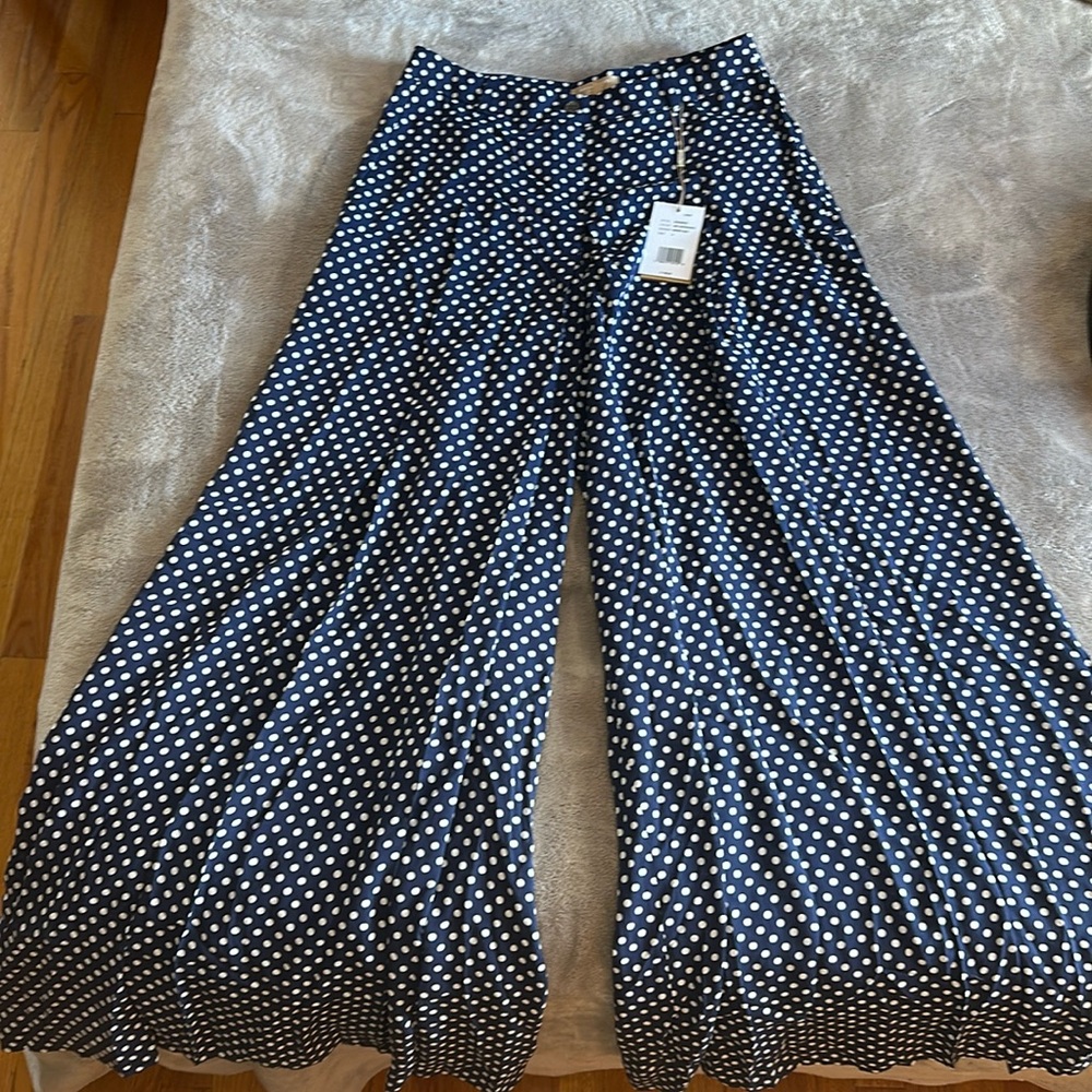 Navy and white polka dot pleated pants! Light and airy! Size 4 NWT Michael Kors
